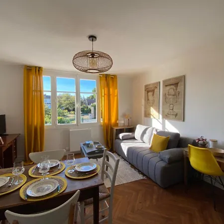 Apartament Moulin#1-yellow'appart - Futuroscope-jardin & Parking *